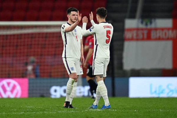 Inglaterra no perdona ante Albania y gana 2-0 en Tirana - Fútbol - ABC Color
