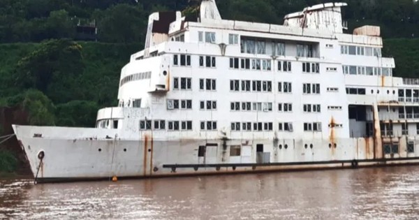 La Nación / Grupo inversor argentino gestiona instalación de un hotel casino flotante