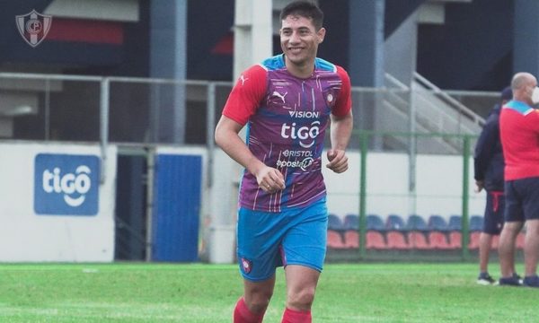 Óscar Ruiz viajará el martes a Brasil para firmar por el Bahía