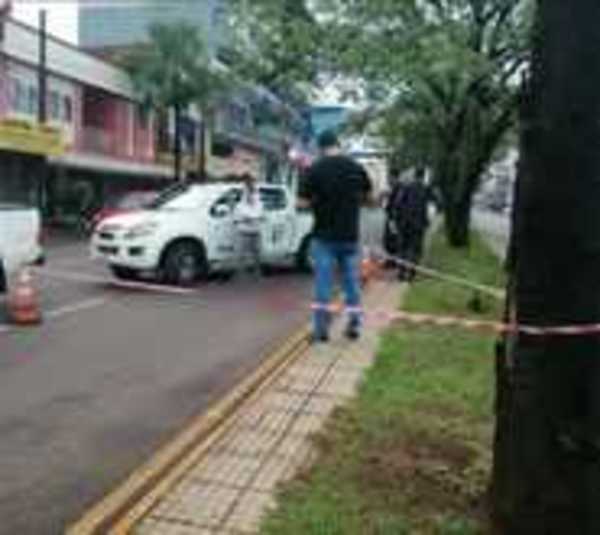 Encuentran un cadáver en pleno centro de Encarnación  - Paraguay.com