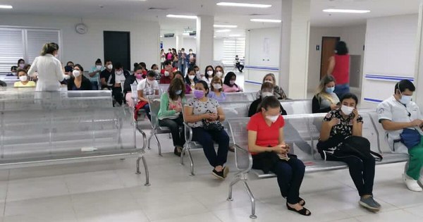 La Nación / IPS: más de 2 mil profesionales de Salud fueron vacunados en Hospital Central