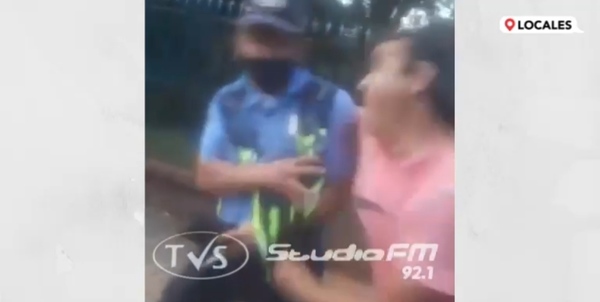 Hombre alcoholizado agrede a Insp. de la Policía Municipal de Tránsito