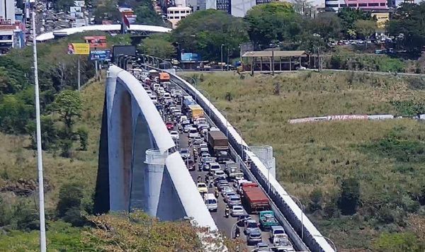 Infectólogos exigen cerrar fronteras, preocupados por variante Covid de Brasil