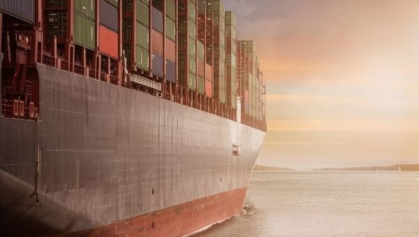 Encallamiento del Ever Given podría repercutir en el precio final del petróleo y ralentizar las exportaciones de carne a Medio Oriente