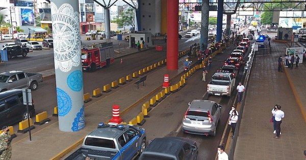 La Nación / Infectólogos exigen cerrar fronteras con Brasil
