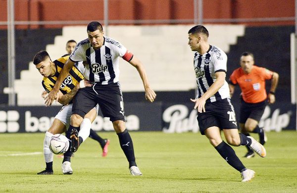 Guaraní frena a Libertad - Fútbol - ABC Color