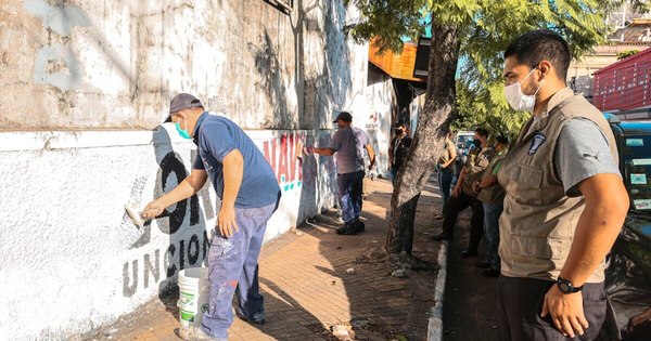 La Nación / Retiran propaganda electoral de la calle por extemporánea