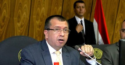 La Nación / Senador recrimina la réplica de su propuesta legislativa