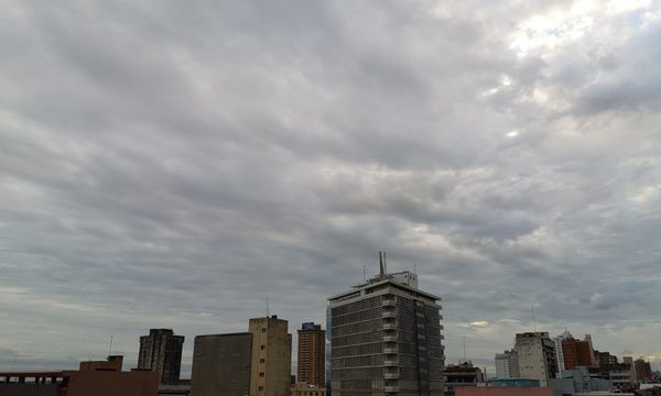 Lluvias leves e intermitentes para hoy