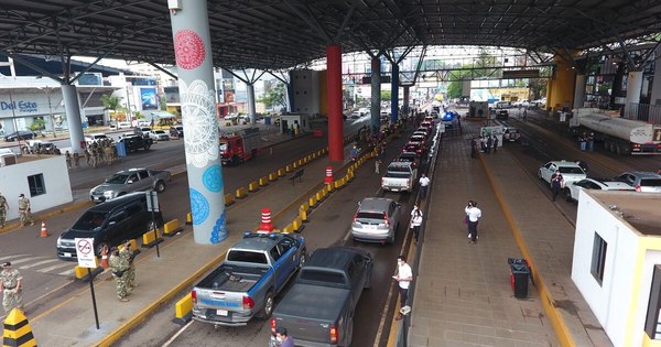 La Nación / Unos 173 paraguayos viajaron a Brasil para pasar Semana Santa
