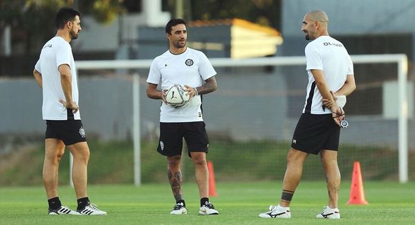 Olimpia y el clásico blanco y negro para regresar a la cima - Olimpia - ABC Color