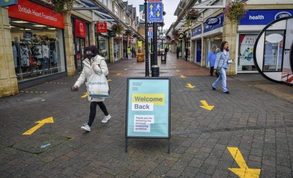 Diario HOY | Inglaterra vuelve a permitir las reuniones y el deporte al aire libre