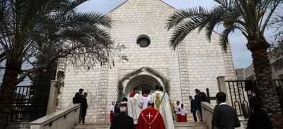 El Vaticano castiga a dos obispos por encubrir abusos sexuales en Polonia