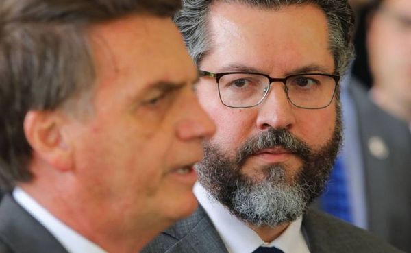 El ministro de Exteriores de Brasil presenta su dimisión