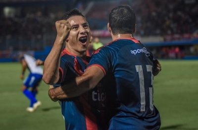 Bahía compra parte del pase de Oscar Ruiz