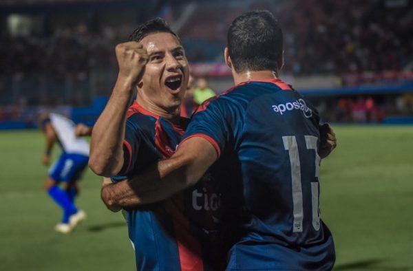 Bahía compra parte del pase de Oscar Ruiz