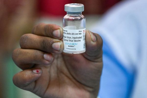 Llegarán hoy 100.000 vacunas indias, pero aún no podrán usarse - Nacionales - ABC Color