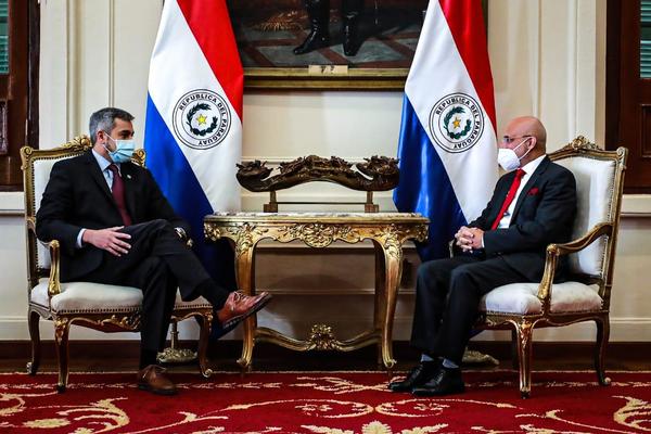 Vacunas donadas por India llegan esta tarde a Paraguay | .::Agencia IP::.