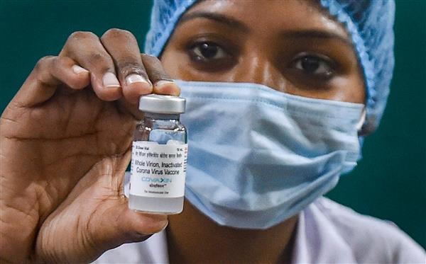 Vacunas donadas por India llegan esta tarde a Paraguay