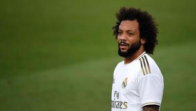 Abren expediente al futbolista del Real Madrid tras publicar una foto en la playa de Valencia | Ñanduti