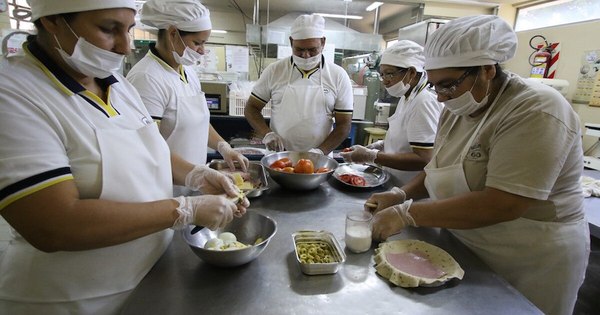 La Nación / Gastronómicos acataron volver el 5 de abril y piden mano dura con los que no cumplen el decreto