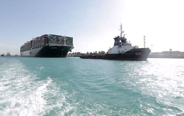 Se reanuda la navegación en el Canal de Suez - Mundo - ABC Color