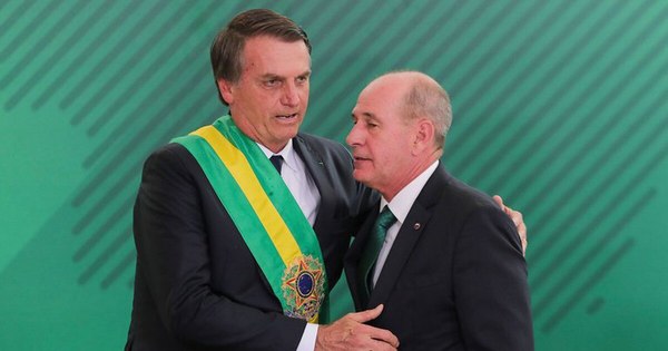 La Nación / Renuncias en Brasil: Bolsonaro se queda sin canciller y ministro de Defensa