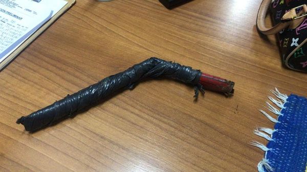 Motochorro quedó detenido tras intento de asalto con un palo de escoba - Nacionales - ABC Color