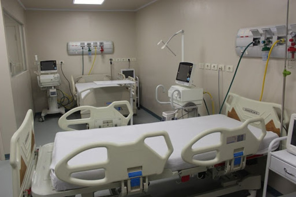 Un matrimonio dio positivo al covid-19 y fallecieron por falta de cama en terapia