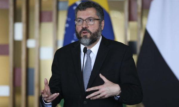Renuncia el ministro de Relaciones Exteriores de Brasil, Ernesto Araújo