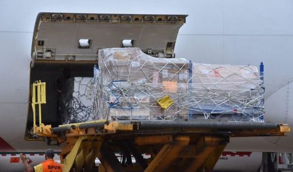 Paraguay recibió primer lote de 100.000 vacunas donadas por India