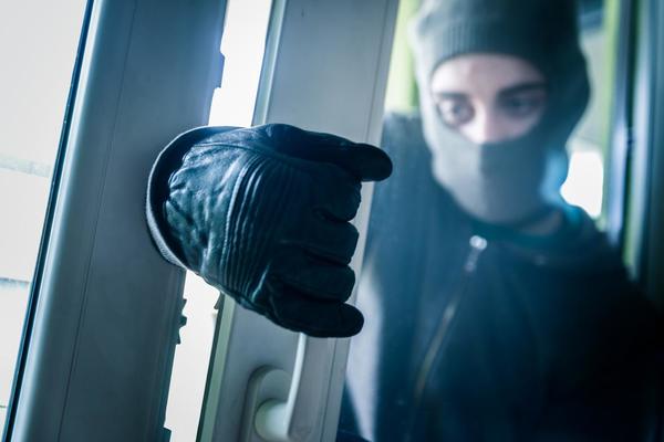 Roban varios objetos de una vivienda – Prensa 5