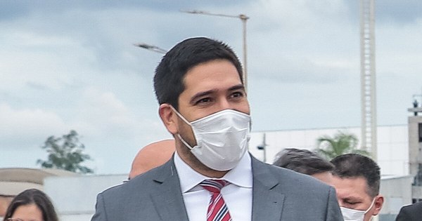 La Nación / Niegan que Mario Abdo pida permiso para apartarse de la Presidencia