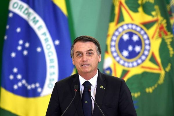 Bolsonaro cambia seis ministros