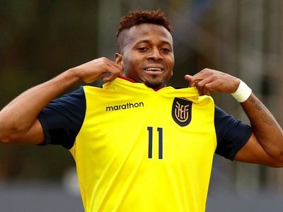 Martínez y Estrada garantizan triunfo de Ecuador sobre Bolivia
