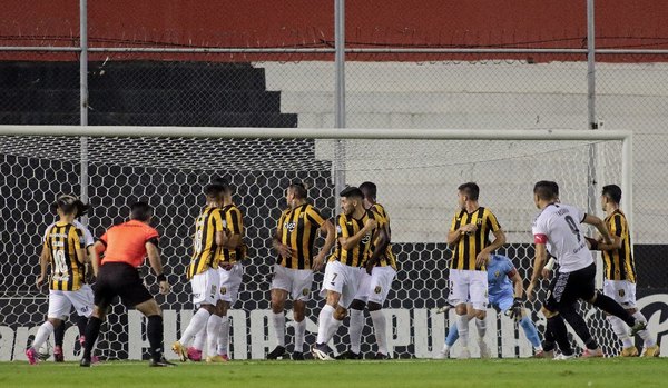 La última vez que Guaraní estuvo siete partidos al hilo sin ganar