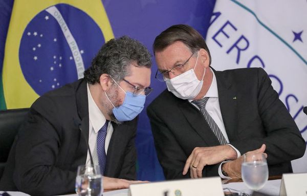 Bolsonaro bajo presión: dimiten  ministros claves - Mundo - ABC Color