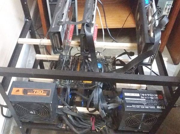Fiscalía incautó tres computadoras de la ANDE - Noticiero Paraguay