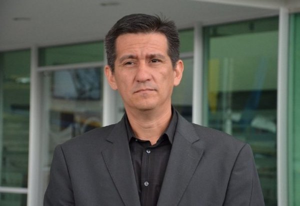 Detienen a hombre que usurpaba identidad de autoridades en las redes para embaucar y extorsionar