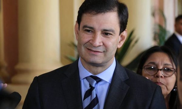Silvio Ovelar: “En nuestra buena fe nos jodieron con el Mecanismo COVAX”