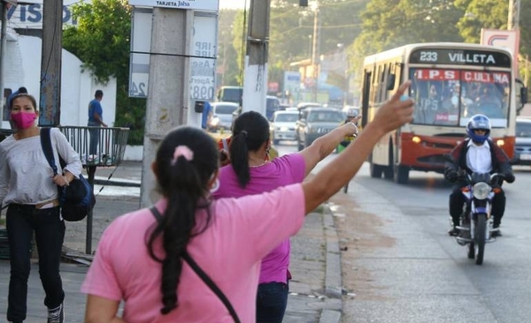 Diario HOY | Modifican frecuencias de buses y límite de pasajeros