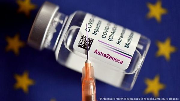 Berlín suspende vacunación con AstraZeneca a menores de 60 años tras varias muertes por trombosis