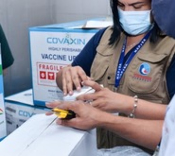 Vacunas indias donadas a Paraguay seguirán en cuarentena - Paraguay.com