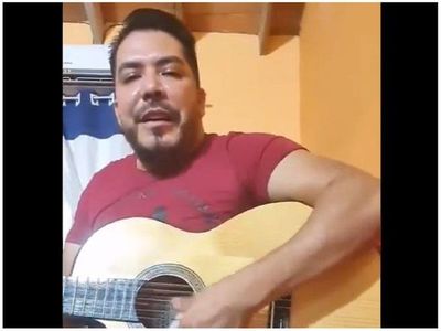 Carlos Portillo fue cañeado por cantar en TikTok