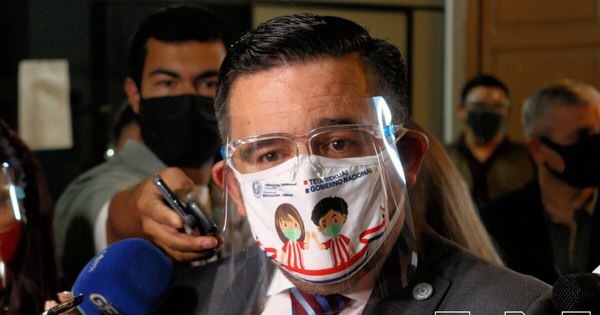 La Nación / Petta reaparece para apoyar el “rekutu parlamentario” y ningunear a Apuril