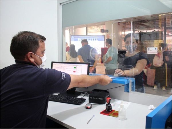 Usan pruebas falsas de COVID para viajar o tener reposo