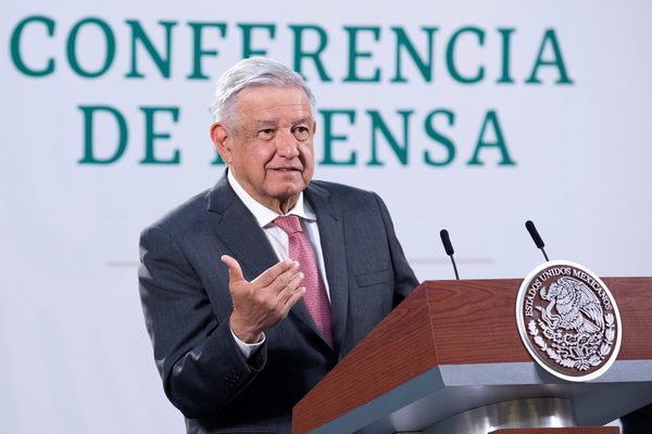 Fiscalía indaga al exlíder sindical de Pemex y a gerentes de las refinerías - MarketData