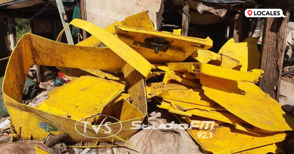 HALLAN CONTENEDORES DE BASURA DESTROZADOS Y REGATEADOS COMO PLÁSTICO INSERVIBLE