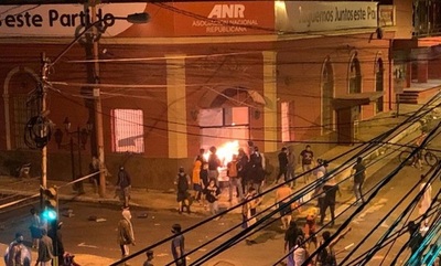 Resuelven prisión para tres imputados por la quema de Colorado Róga - Noticiero Paraguay
