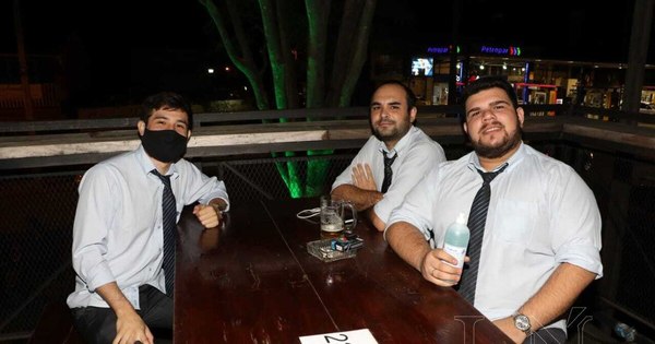 La Nación / Bares piden extender horario de atención al retorno de la Semana Santa